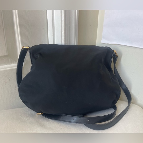 Marc Jacobs Black Nylon Crossbody with Gold-Tone Accents EUC - Picture 7 of 9